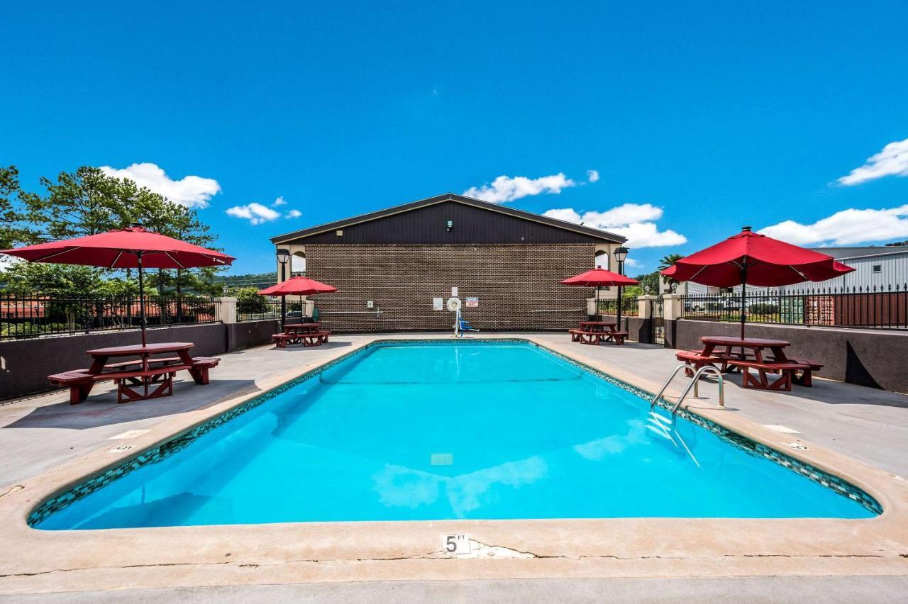 Econo Lodge Inn & Suites University Huntsville Exterior foto