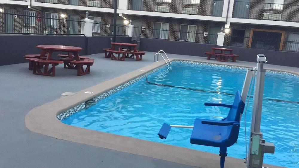 Econo Lodge Inn & Suites University Huntsville Exterior foto