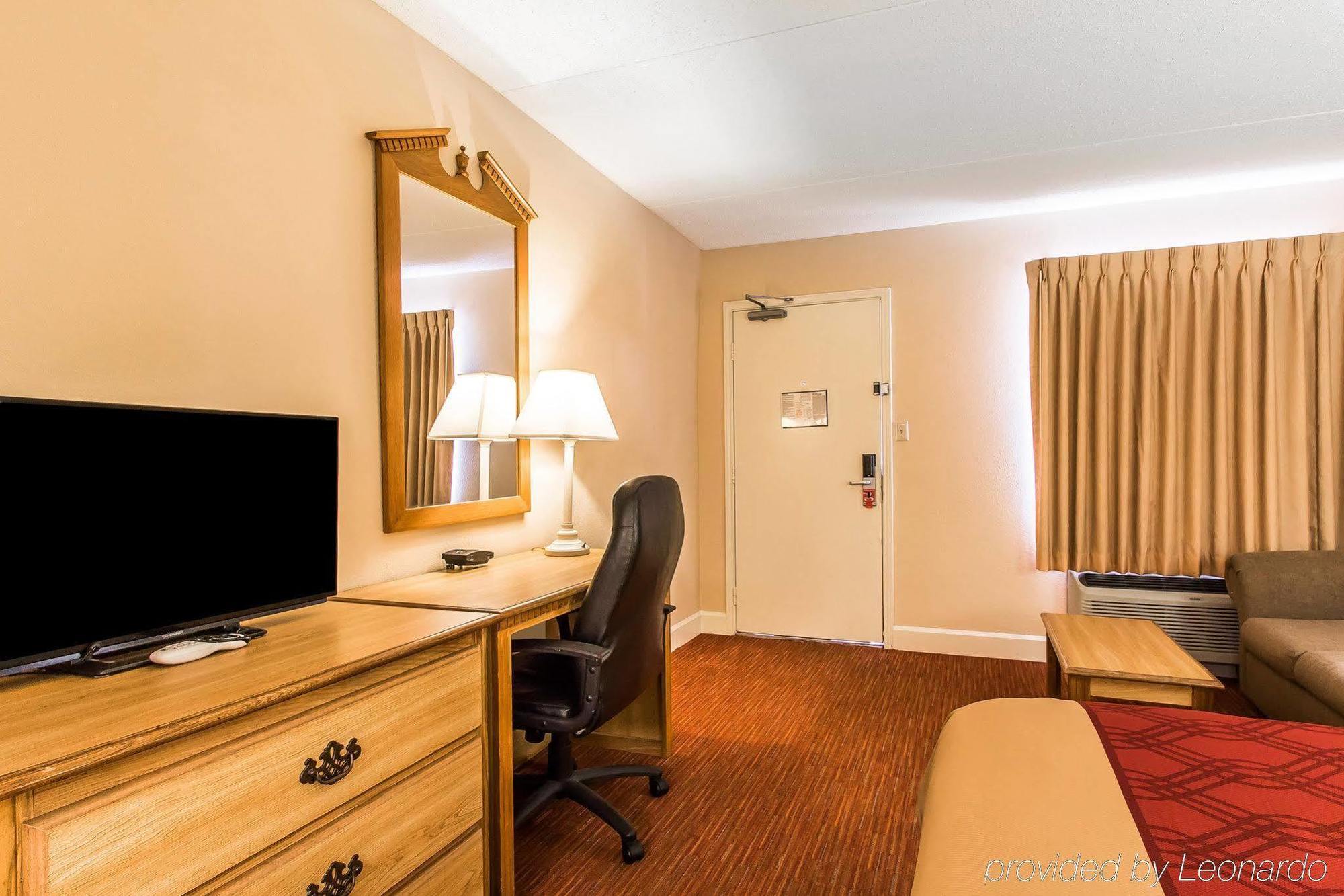 Econo Lodge Inn & Suites University Huntsville Exterior foto