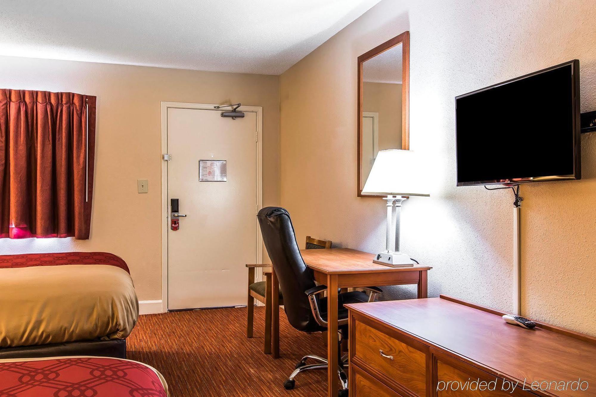 Econo Lodge Inn & Suites University Huntsville Exterior foto