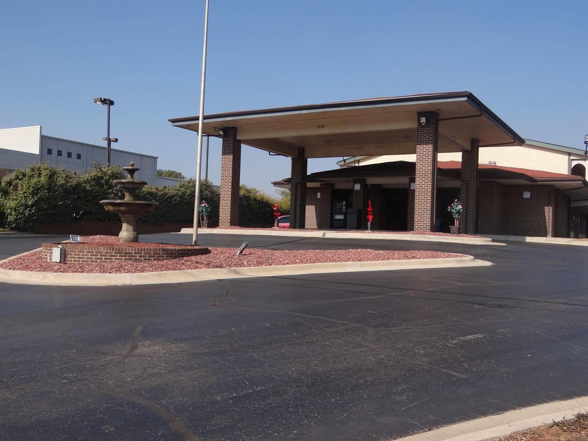 Econo Lodge Inn & Suites University Huntsville Exterior foto